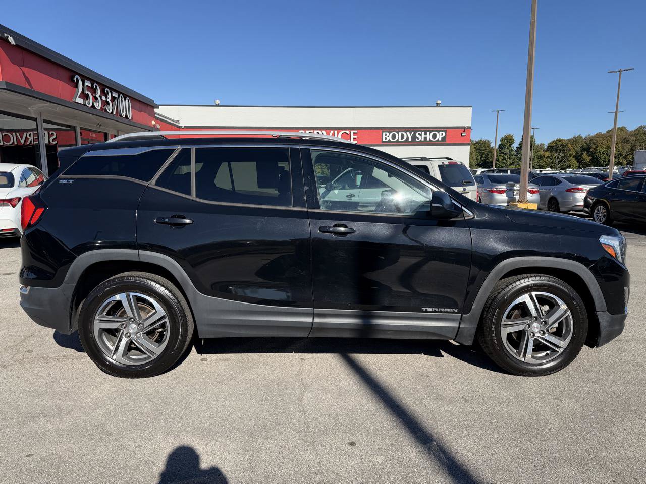 Used 2020 GMC Terrain SLT AWD/4WD image 2
