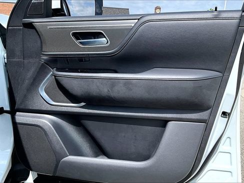 Certified 2025 INFINITI QX80 Luxe AWD/4WD image 23