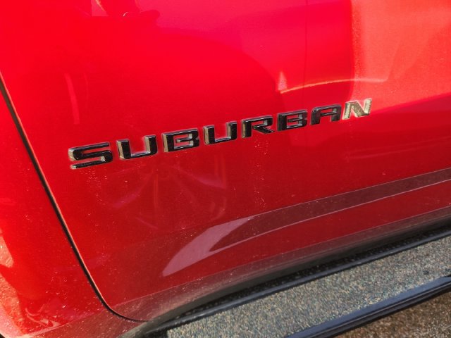 Used 2024 Chevrolet Suburban RST w/ Luxury Package RWD image 8