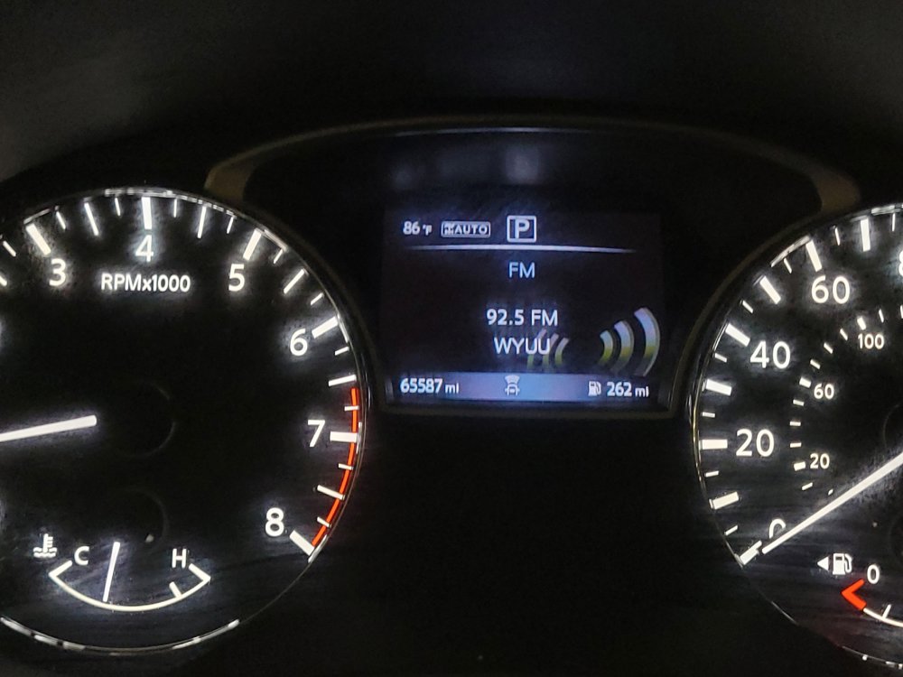 Used 2020 Nissan Pathfinder S AWD/4WD image 23