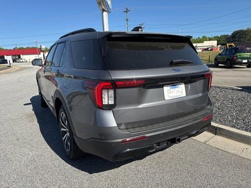 New 2026 Ford Explorer ST-Line RWD image 9