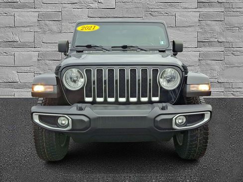Used 2021 Jeep Wrangler Unlimited Sahara image 3