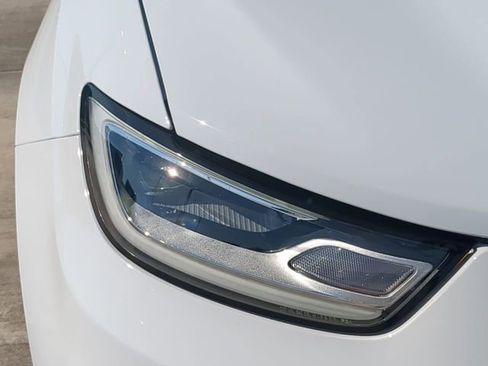 New 2026 Chrysler Pacifica Select w/ S Appearance Package FWD image 10