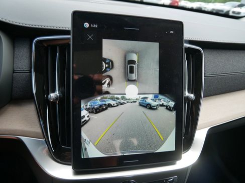 New 2026 Volvo XC90 T8 Plus AWD/4WD image 10
