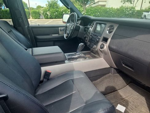 Used 2017 Ford Expedition Limited w/ Equipment Group 301A AWD/4WD image 14