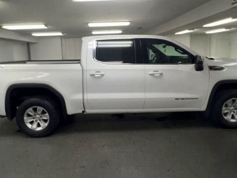 Certified 2020 GMC Sierra 1500 SLE w/ SLE Value Package AWD/4WD image 9