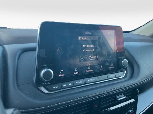 Used 2022 Nissan Rogue SV w/ SV Premium Package image 20