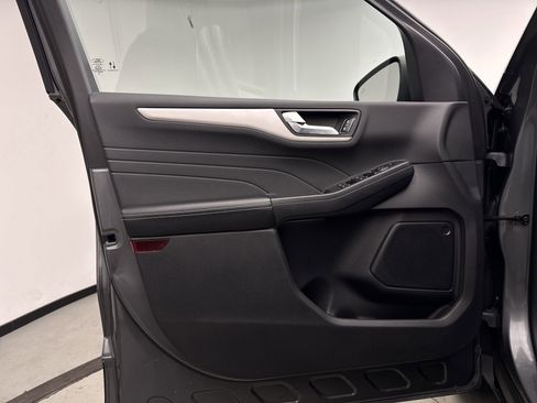 Used 2022 Ford Escape SEL image 9