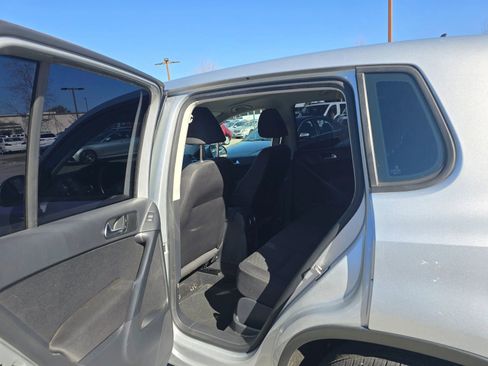 Used 2013 Volkswagen Tiguan S image 13