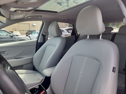Certified 2024 Hyundai Kona Limited AWD/4WD image 23