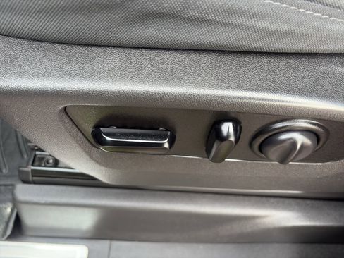 Used 2020 Chevrolet Silverado 1500 LT w/ All-Star Edition image 10