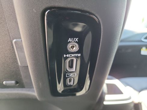 New 2026 Chrysler Pacifica Select image 15