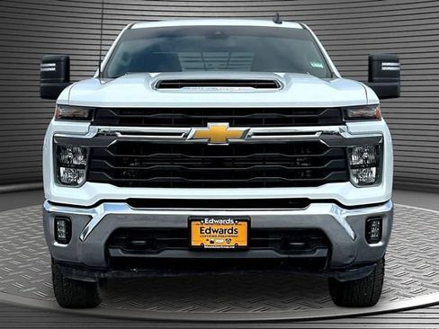 Used 2024 Chevrolet Silverado 2500 LT w/ Convenience Package AWD/4WD image 2