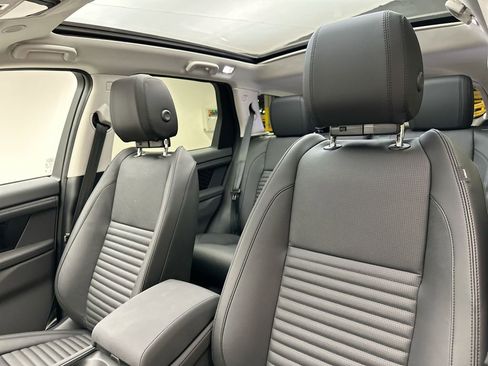 Certified 2025 Land Rover Discovery Sport S image 7
