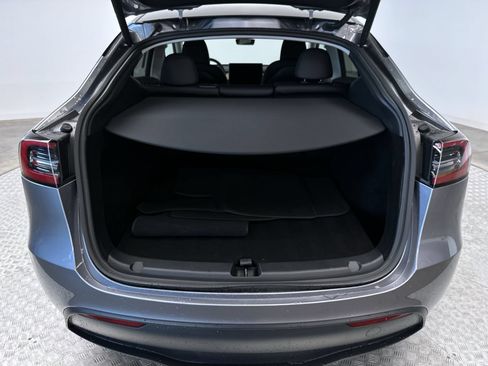 Used 2025 Tesla Model Y Long Range AWD/4WD image 25