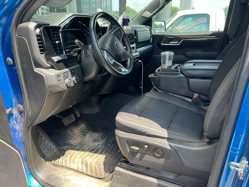 Used 2023 Chevrolet Silverado 1500 RST AWD/4WD image 3