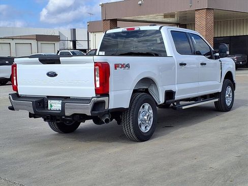 New 2026 Ford F250 XLT w/ FX4 Off-Road Package image 4