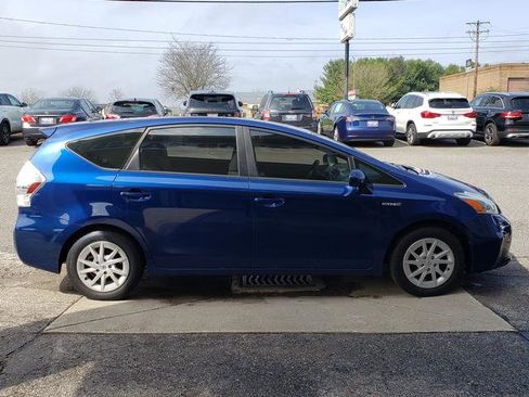 Used 2012 Toyota Prius V Three image 7