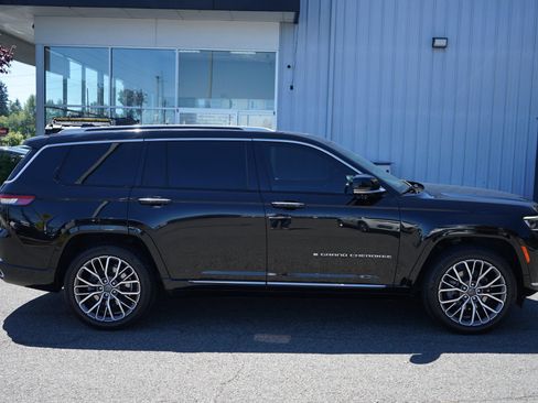 Used 2021 Jeep Grand Cherokee L Summit AWD/4WD image 6