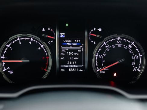 Used 2021 Toyota 4Runner TRD Off-Road AWD/4WD image 36