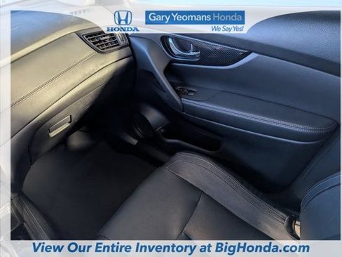 Used 2017 Nissan Rogue SL FWD image 14