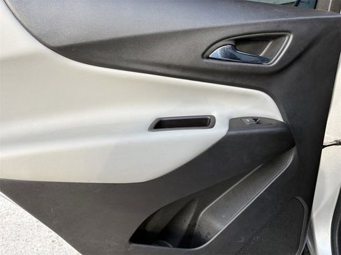 Used 2022 Chevrolet Equinox LS w/ LS Convenience Package image 21