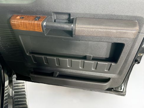 Used 2015 Ford F250 King Ranch w/ King Ranch w/Chrome Package image 31