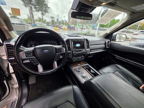 Used 2018 Ford Expedition Platinum AWD/4WD image 12