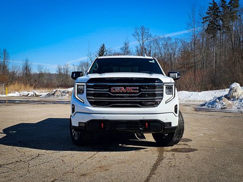 New 2026 GMC Sierra 1500 AT4 w/ AT4 Premium Package AWD/4WD image 9