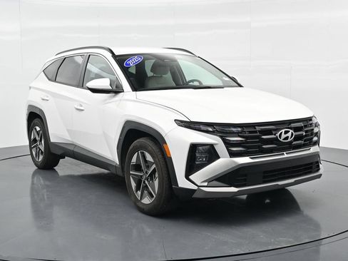 Used 2025 Hyundai Tucson SEL FWD image 3
