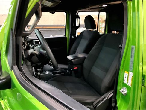 Used 2018 Jeep Wrangler Unlimited Sport image 27