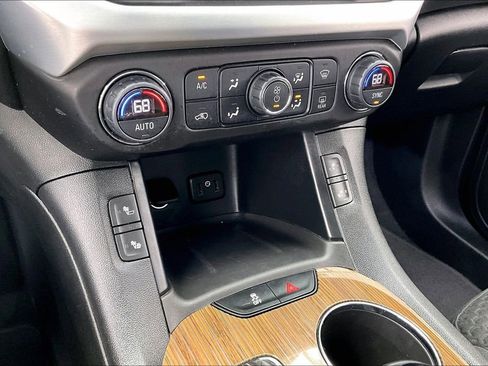 Used 2019 GMC Acadia SLE image 32