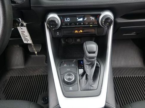 Used 2023 Toyota RAV4 LE AWD/4WD image 10
