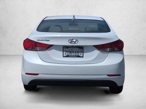 Used 2015 Hyundai Elantra SE FWD image 7