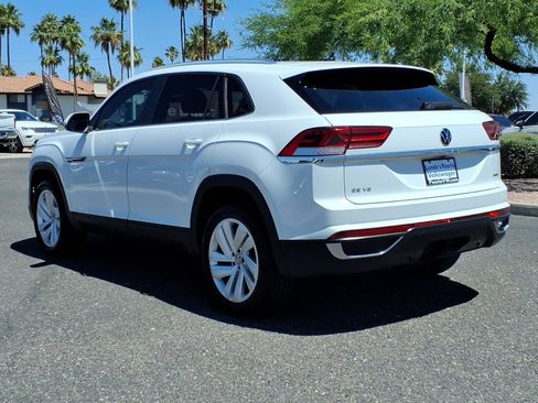 Certified 2023 Volkswagen Atlas Cross Sport SE w/ Panoramic Sunroof Package AWD/4WD image 5