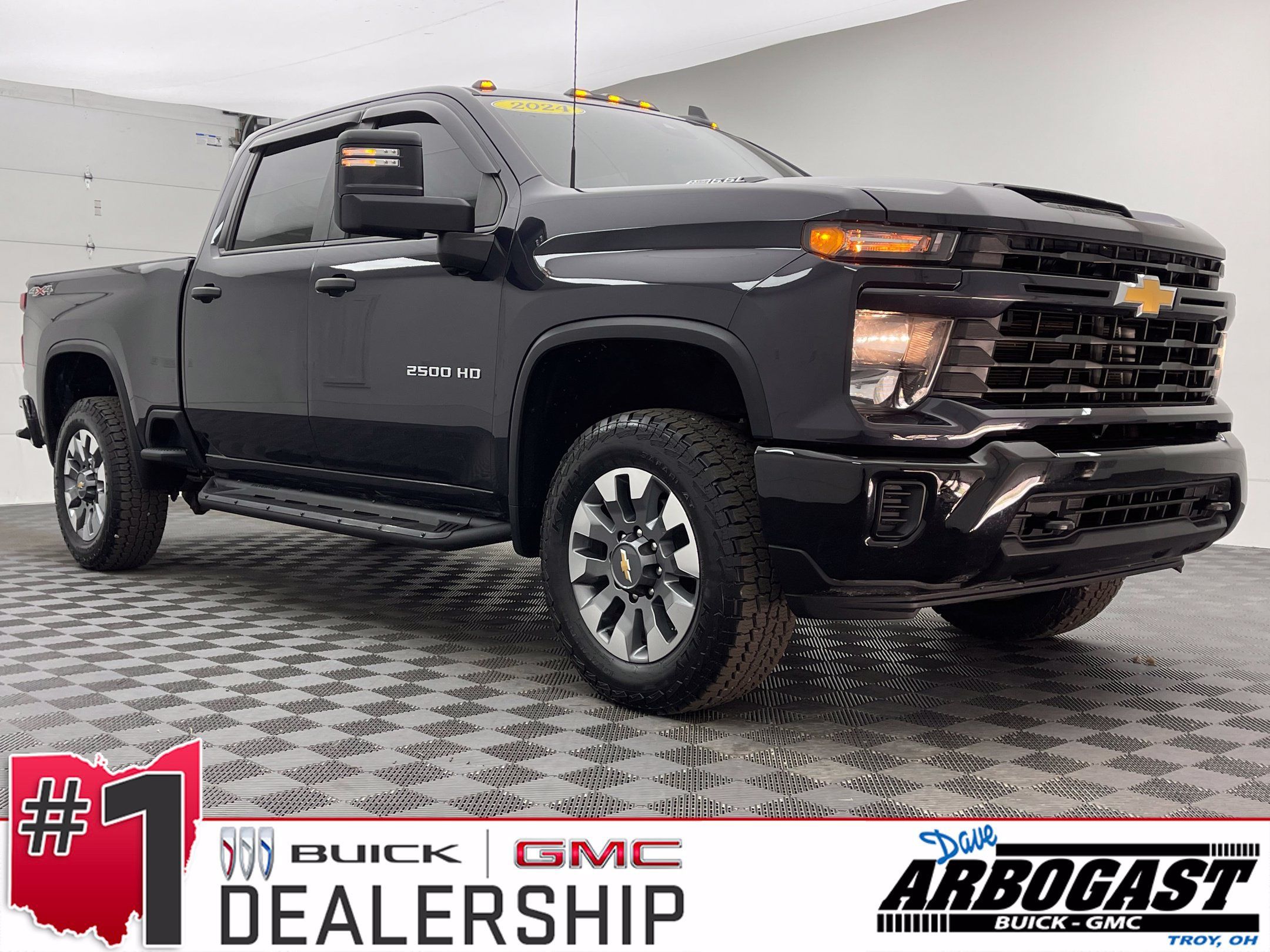Used 2024 Chevrolet Silverado 2500 Custom w/ Custom Value Package AWD/4WD image 1