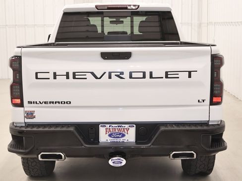 Used 2020 Chevrolet Silverado 1500 LT Trail Boss image 8