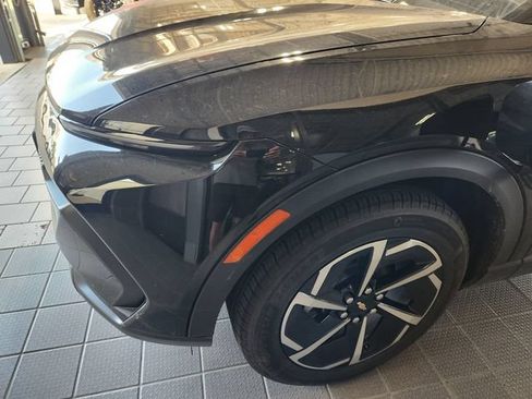 Used 2025 Chevrolet Equinox EV LT FWD image 7