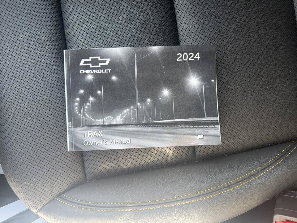 Used 2024 Chevrolet Trax ACTIV w/ Sunroof Package FWD image 34