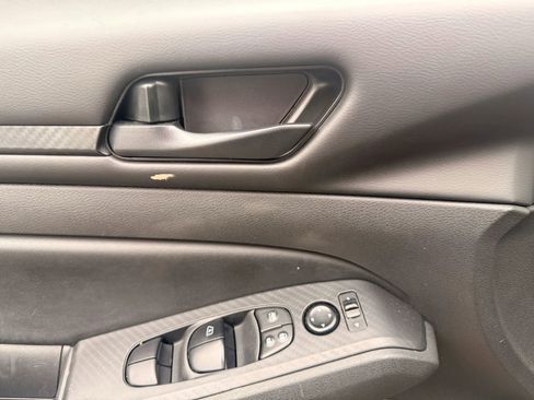 Used 2024 Nissan Altima 2.5 S FWD image 9