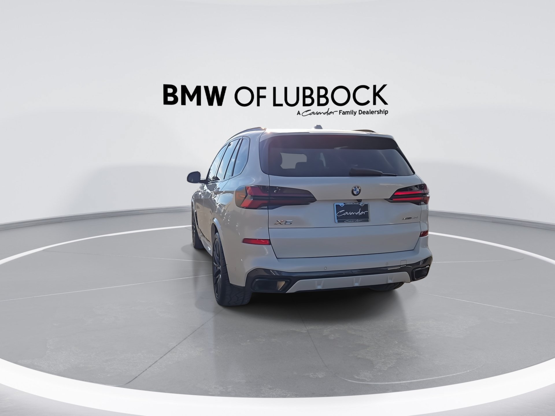 Used 2024 BMW X5 xDrive40i w/ M Sport Package AWD/4WD image 8