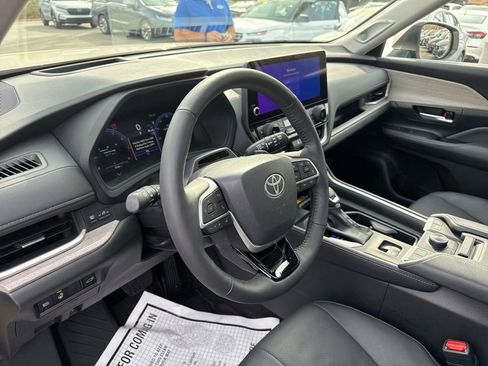 Used 2024 Toyota Grand Highlander Platinum image 26