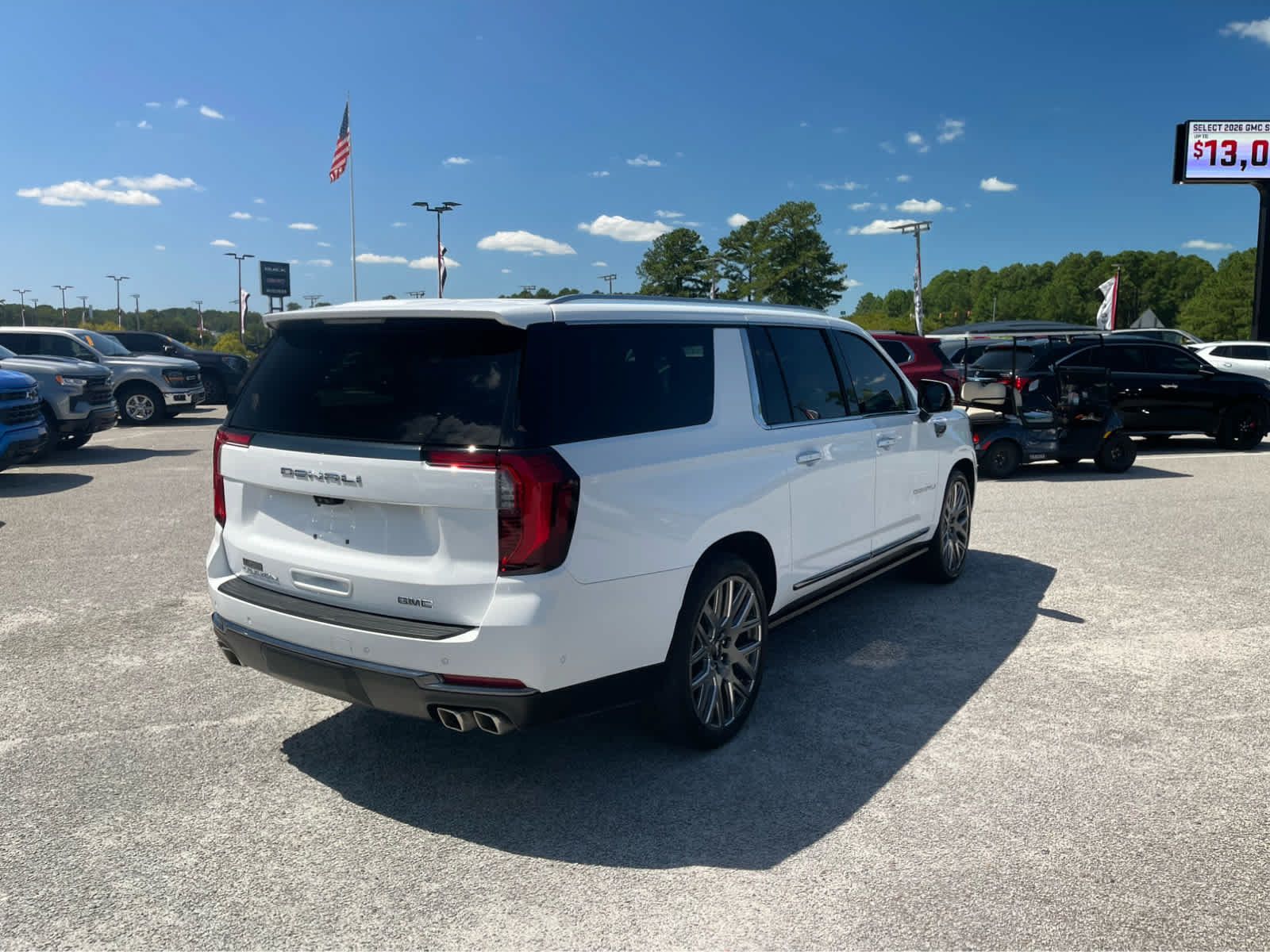 Used 2026 GMC Yukon XL Denali Ultimate AWD/4WD image 5