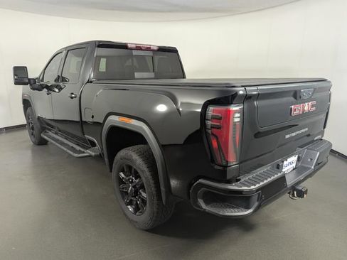 Used 2024 GMC Sierra 2500 AT4 w/ Technology Package AWD/4WD image 6