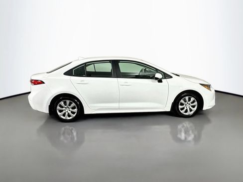 Used 2025 Toyota Corolla LE FWD image 4
