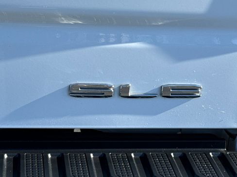 Used 2022 GMC Sierra 1500 SLE image 35