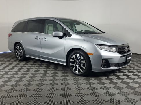 New 2026 Honda Odyssey Elite image 2