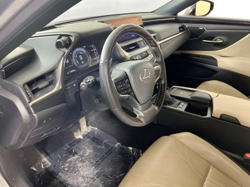 Used 2021 Lexus ES 300h Ultra Luxury w/ Accessory Package 2 image 9