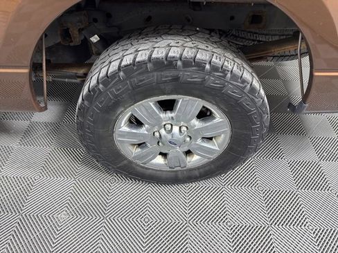 Used 2011 Ford F150 XLT w/ XLT Chrome Pkg image 10