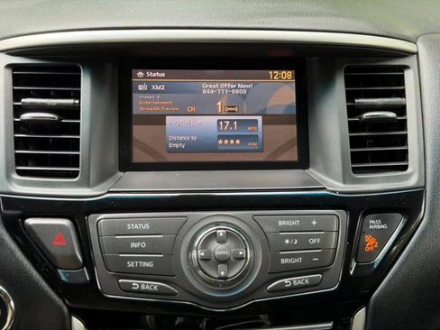 Used 2015 Nissan Pathfinder SV AWD/4WD image 17